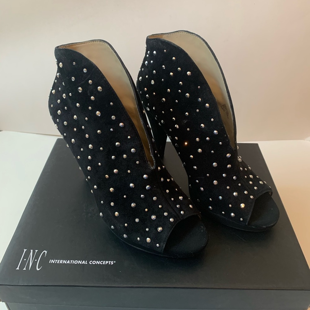 Black INC heels size 7.5